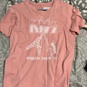 Large kiss t shirt